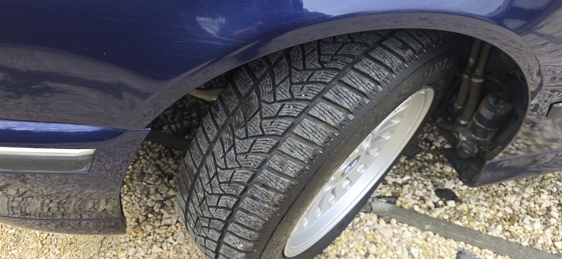 BMW E39 523i - Image 10