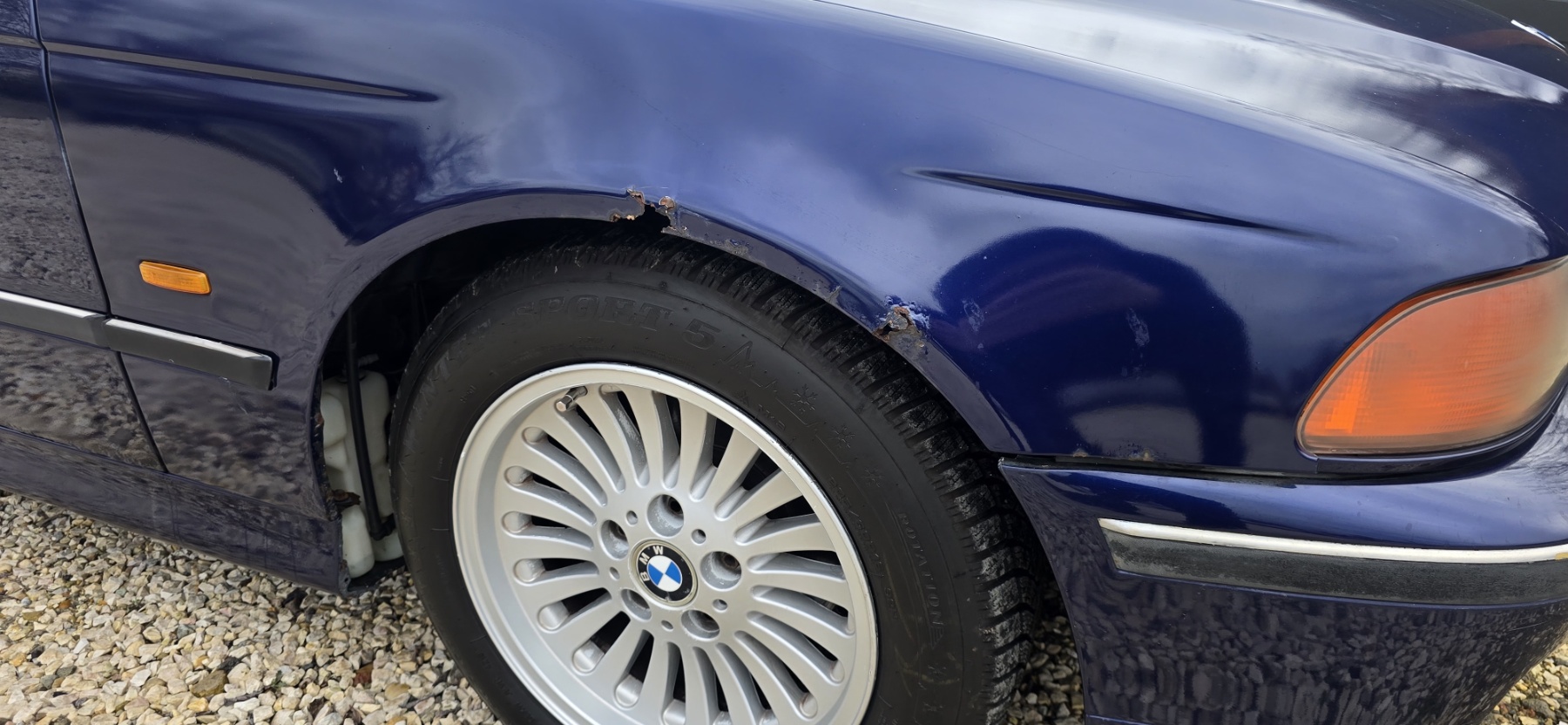 BMW E39 523i - Image 11