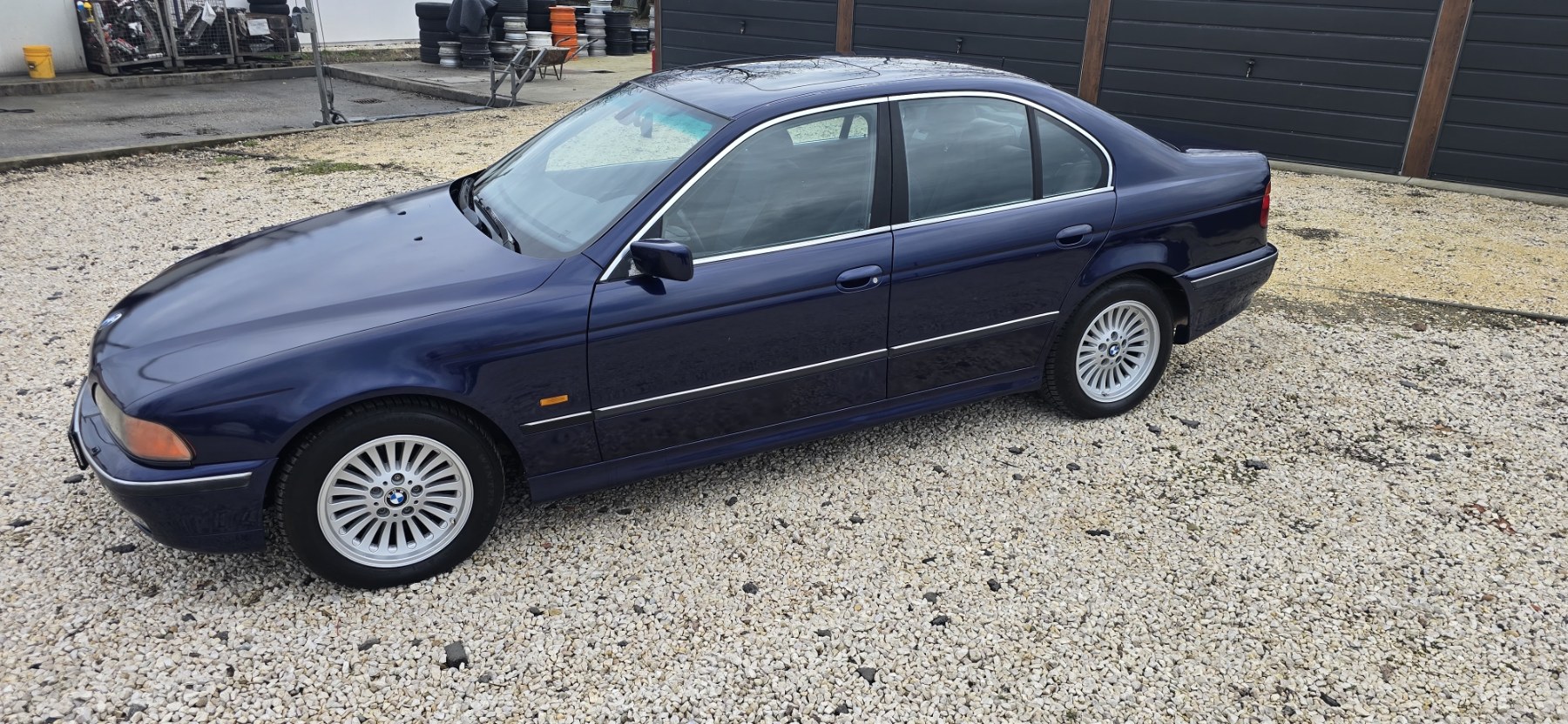 BMW E39 523i - Image 4