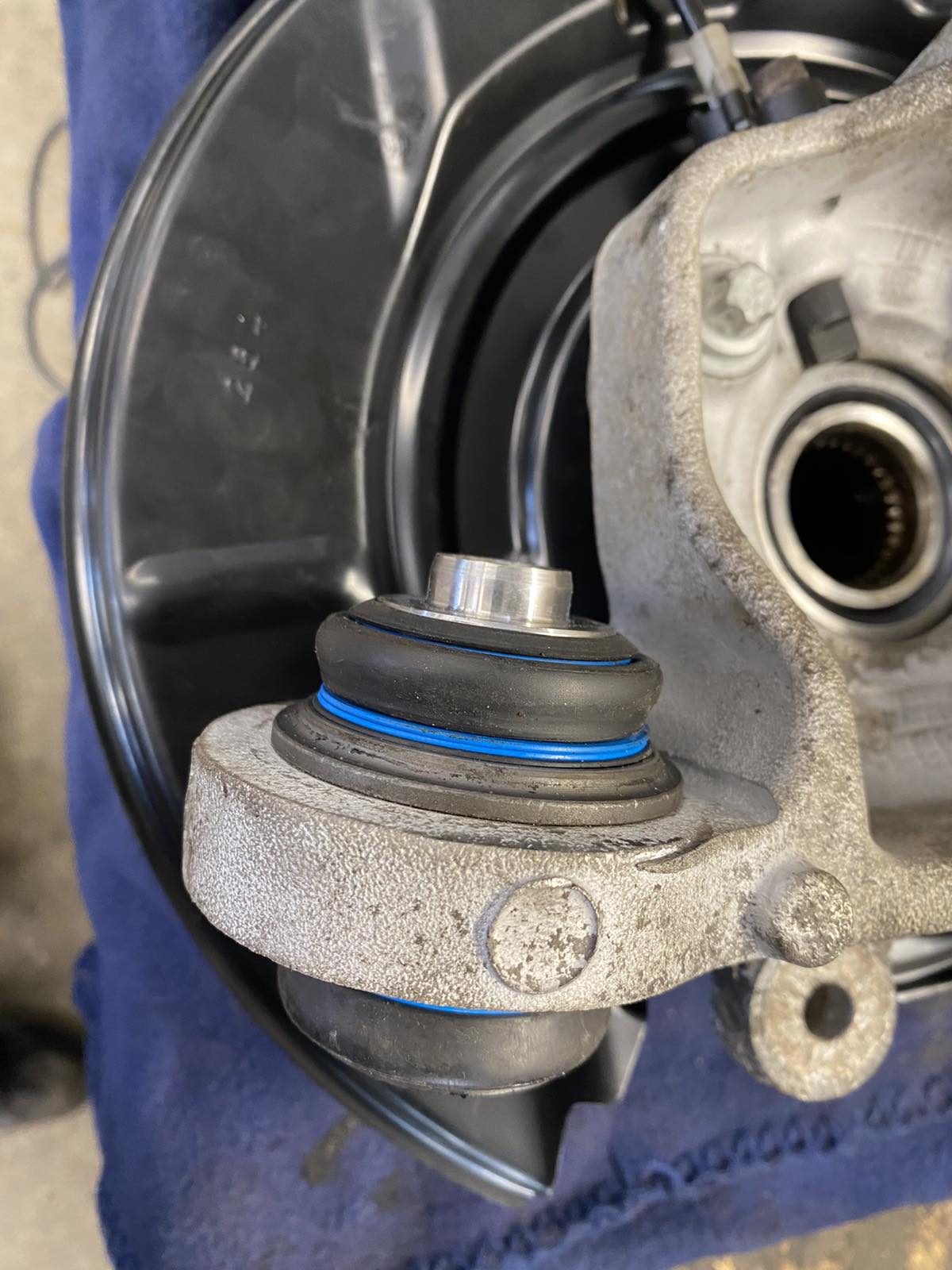 BMW E39 523i - Image 17