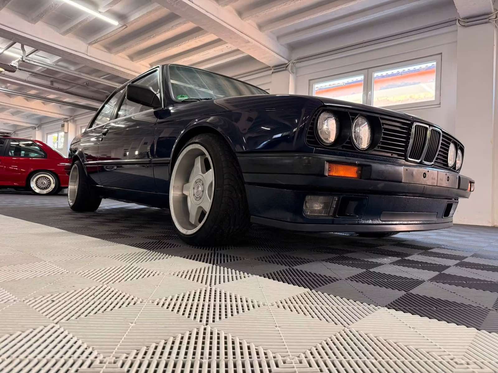 BMW E30 320i AUTOMATA - Image 2