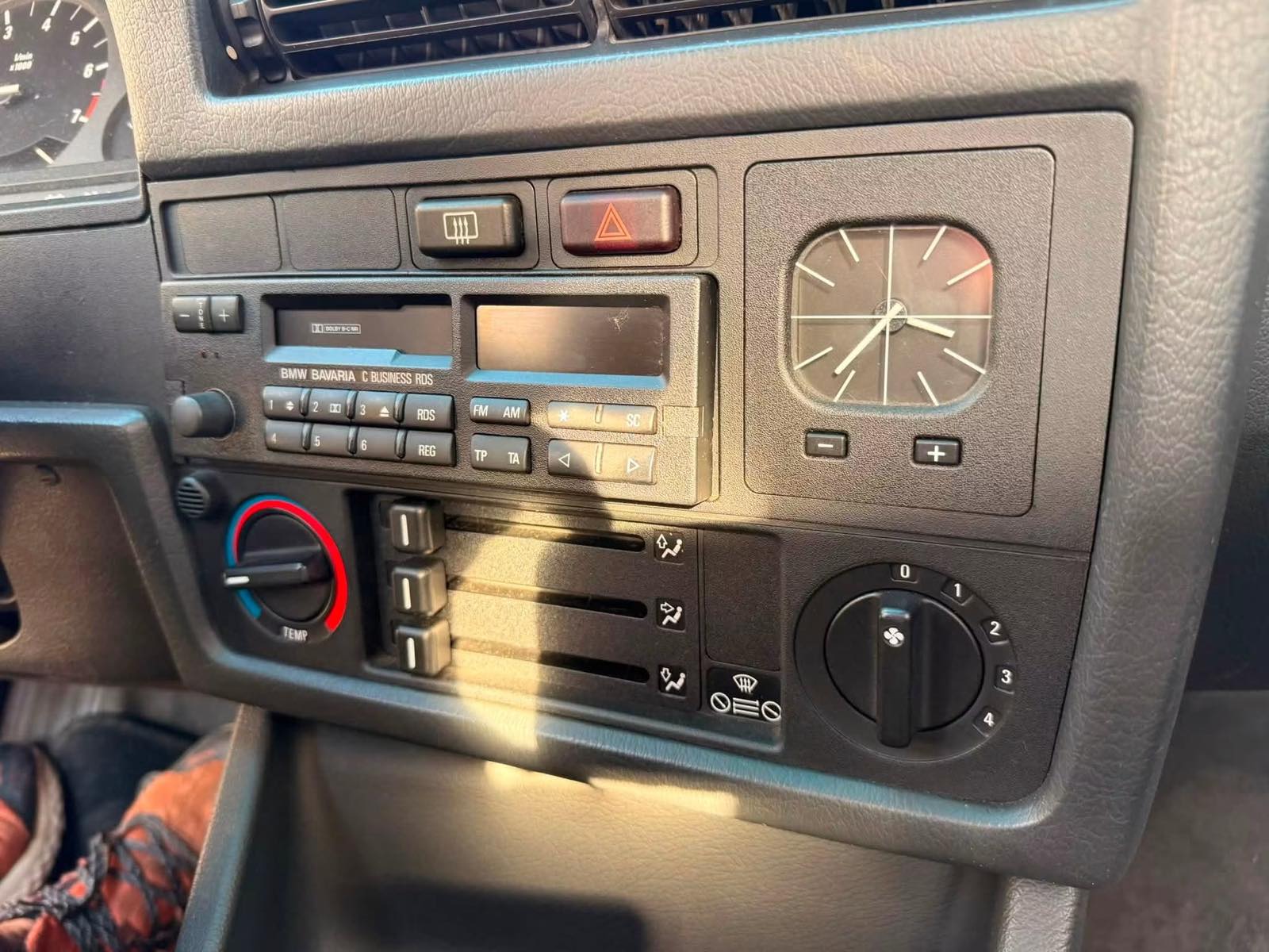 BMW E30 320i AUTOMATA - Image 8